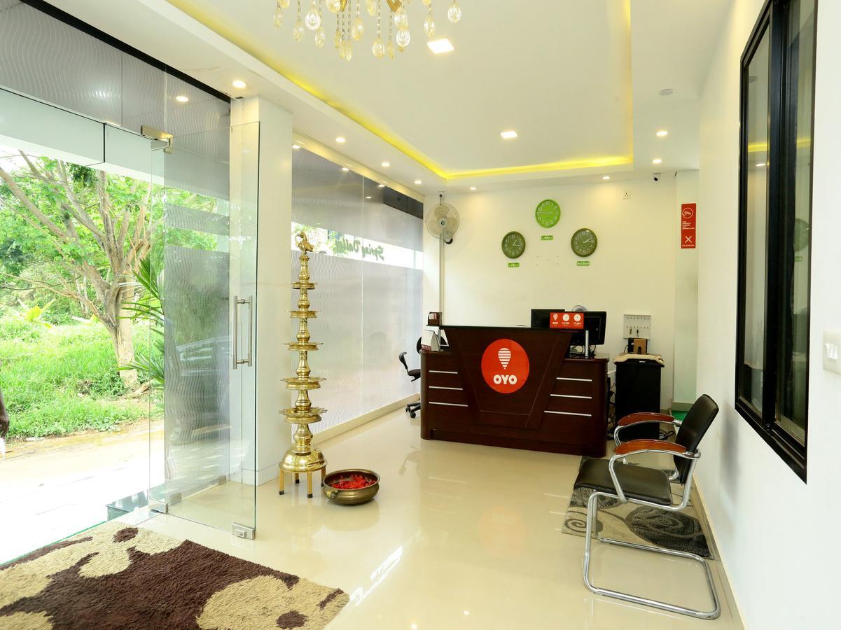 فندق Oyo 9557 Near Kims Hospital تريفِندرم المظهر الخارجي الصورة