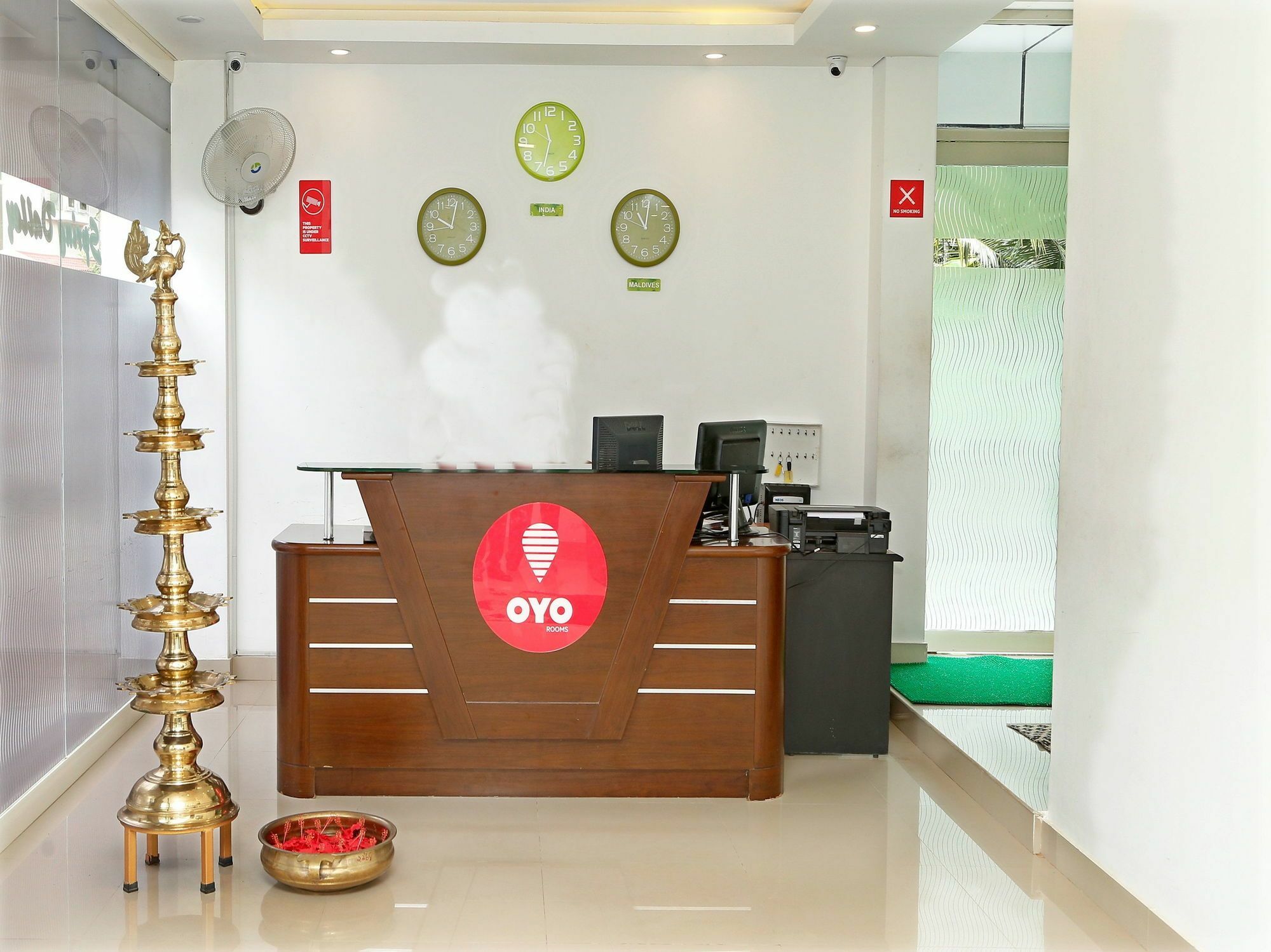 فندق Oyo 9557 Near Kims Hospital تريفِندرم المظهر الخارجي الصورة
